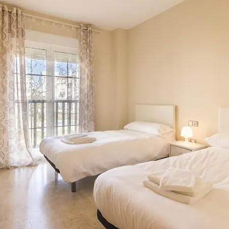 2197-superb 2bedrooms In With Pool! * مانيلفا